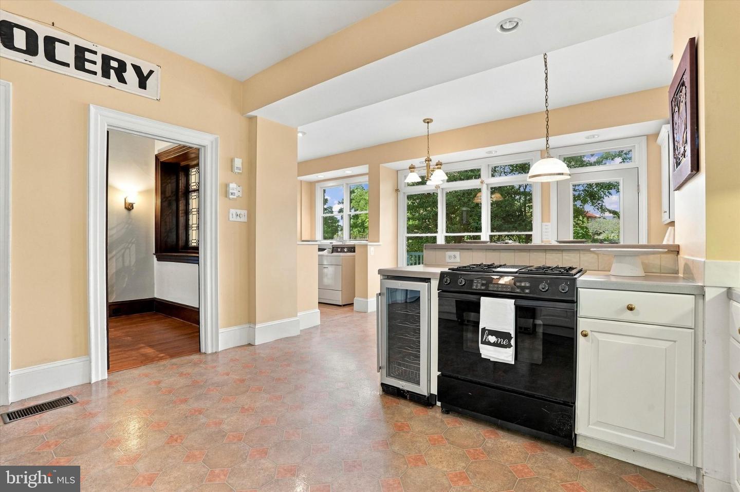 2363 Oakdale Ave # Property Photo 27