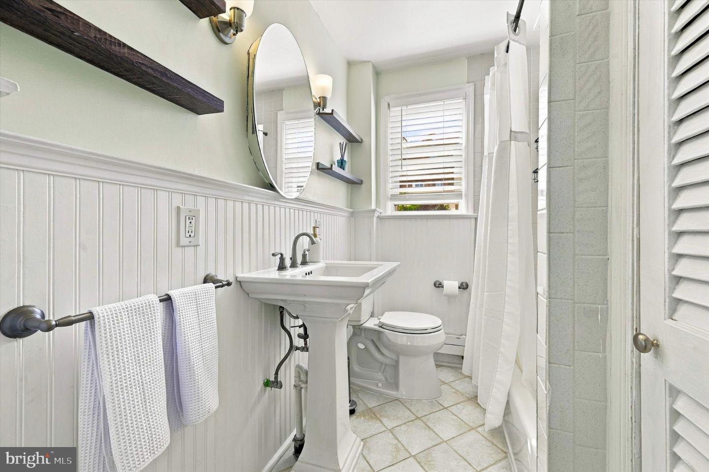 200 N Sylvania Ave Property Photo 23