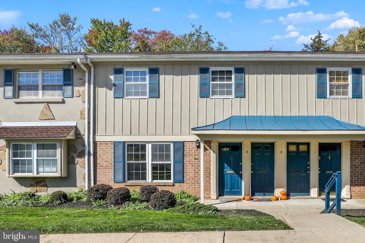 7 Wexford Dr Property Photo 1