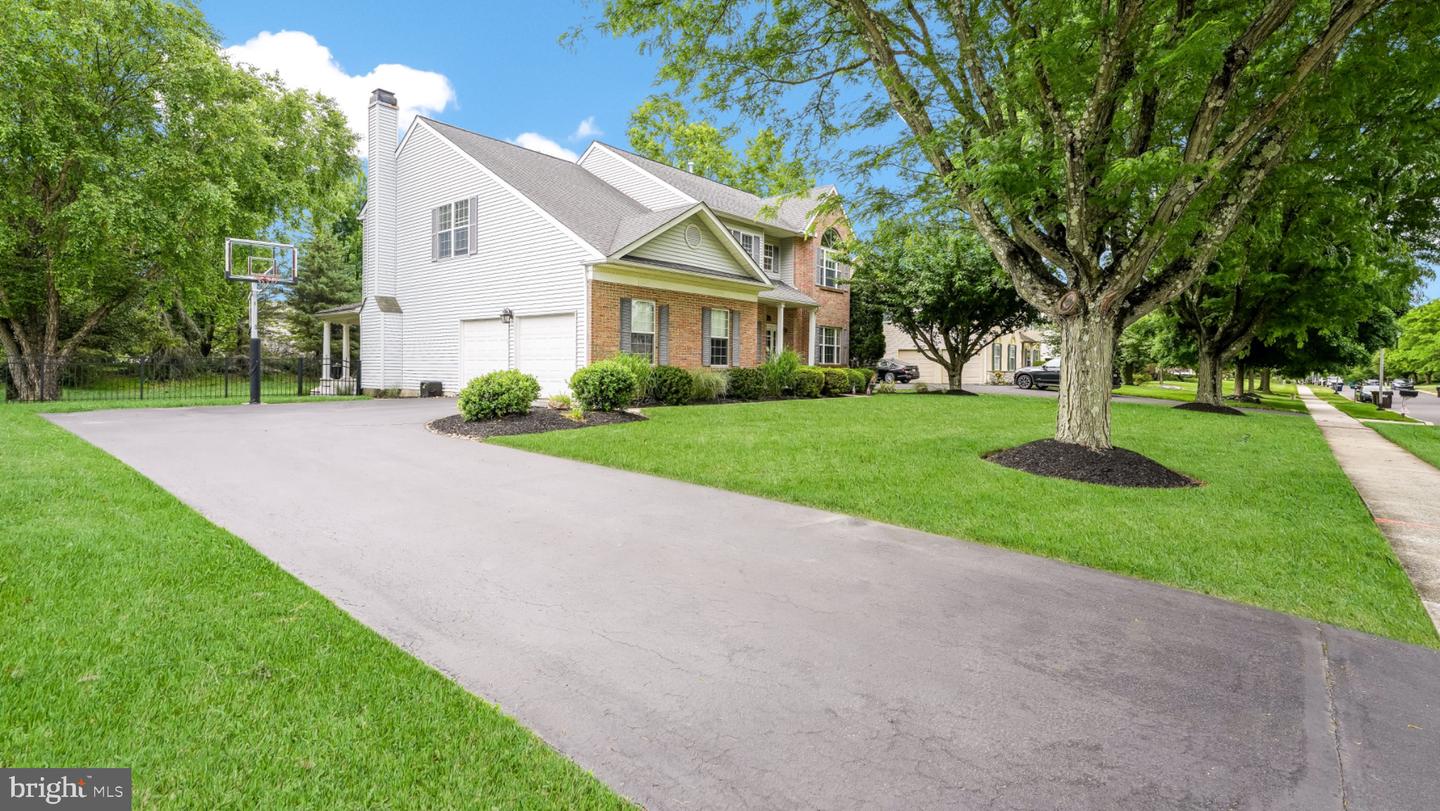144 Tudor Dr # Property Photo 4