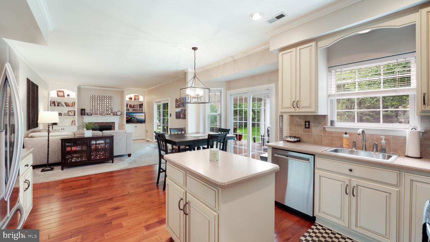 144 Tudor Dr # Property Photo 15
