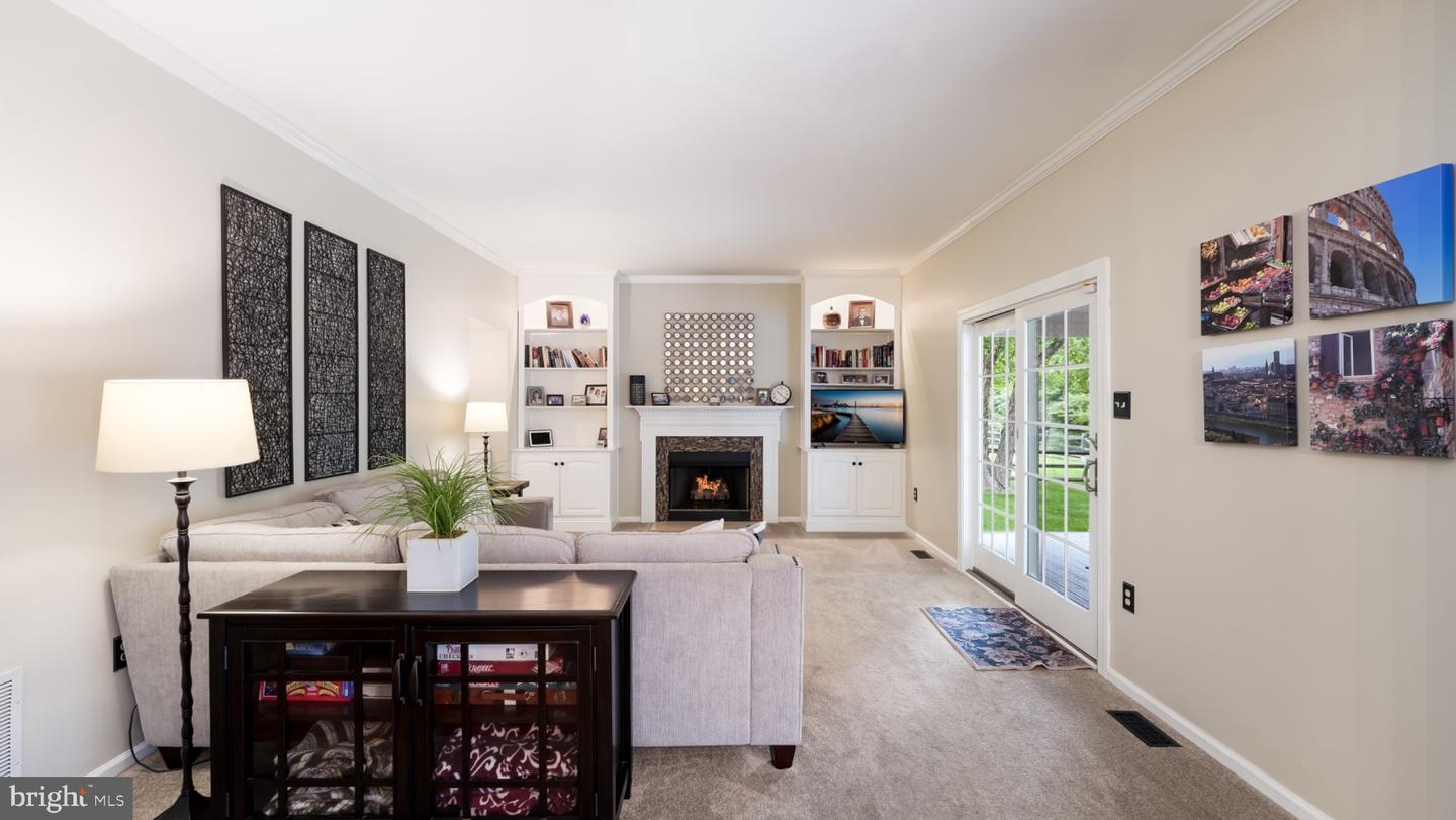 144 Tudor Dr # Property Photo 18