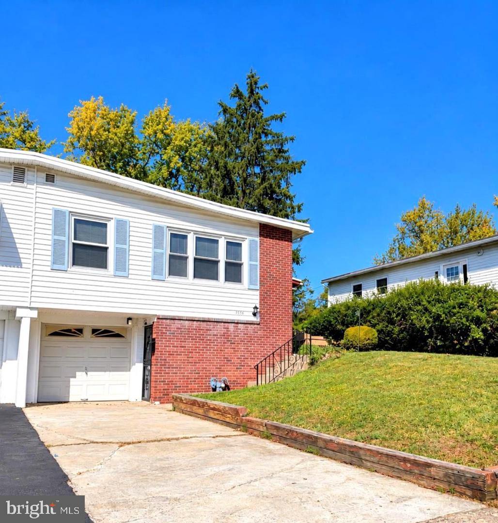 1556 BIRCHWOOD AVE # Property Photo 1