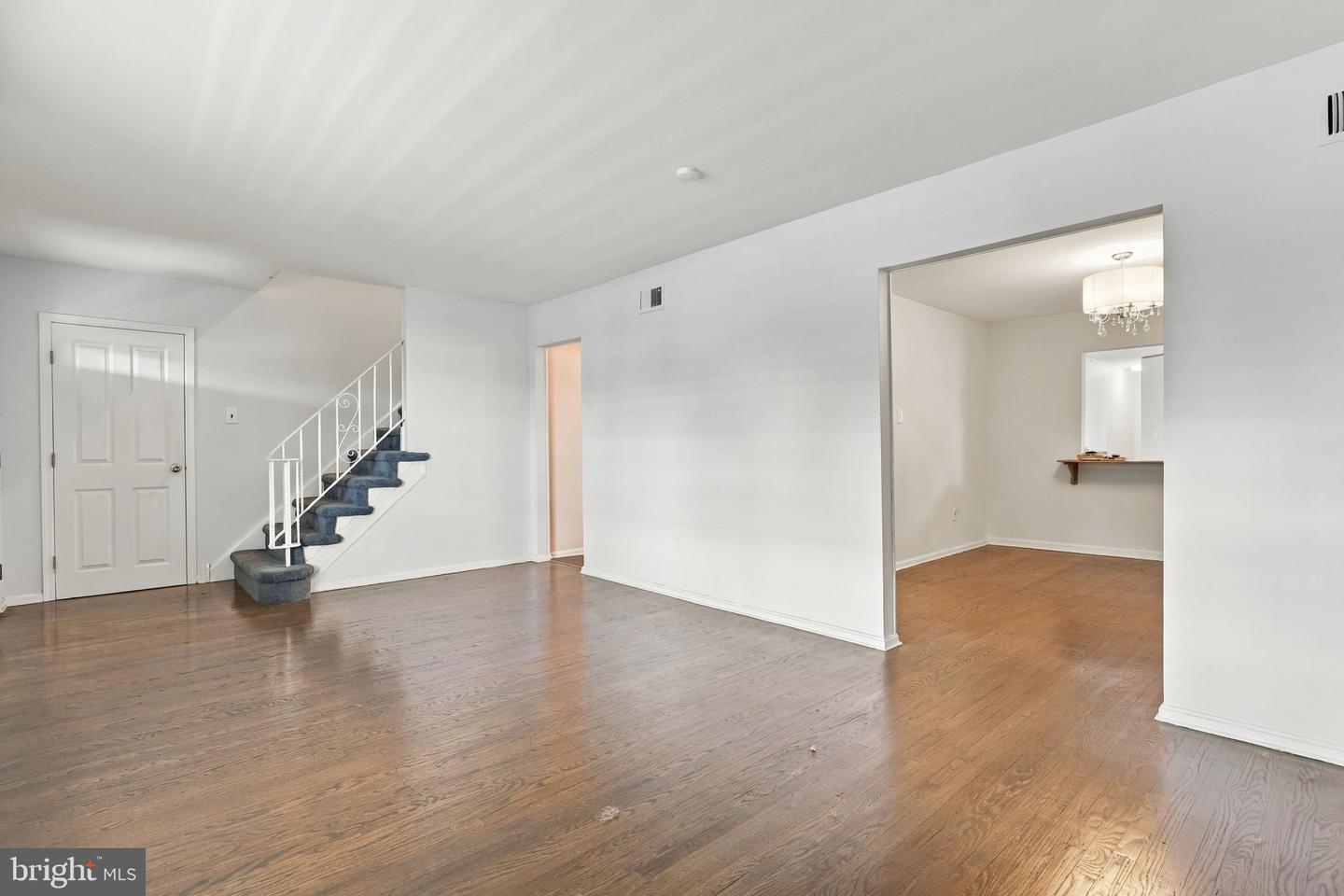 205 Colonial Ave # Property Photo 6