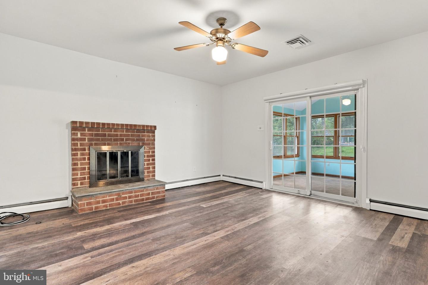 205 Colonial Ave # Property Photo 9