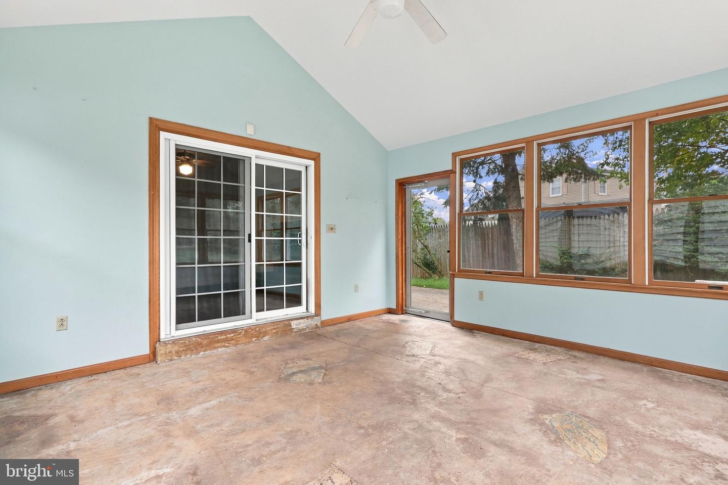 205 Colonial Ave # Property Photo 12