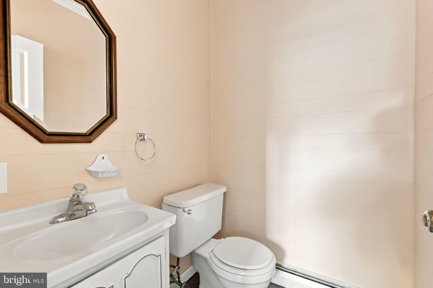 205 Colonial Ave # Property Photo 13