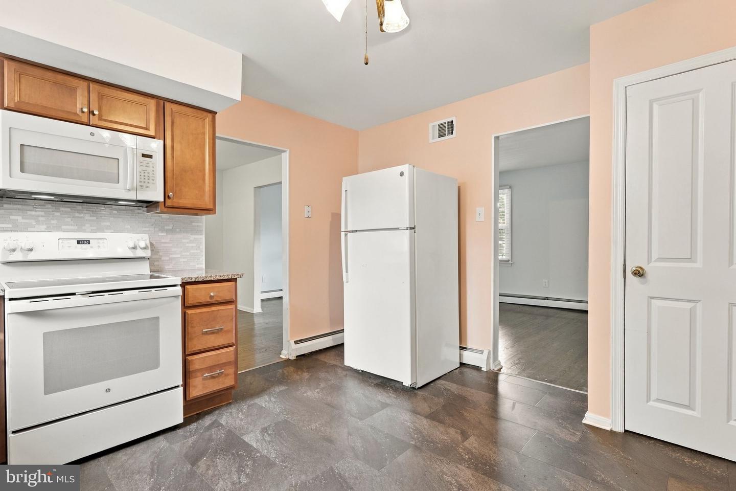 205 Colonial Ave # Property Photo 17