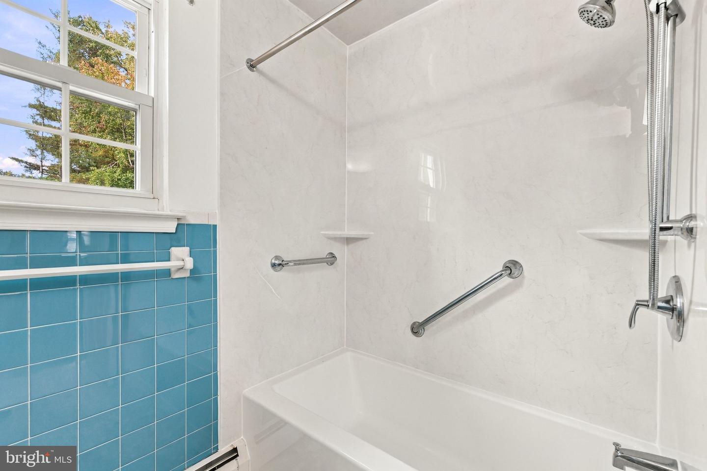 205 Colonial Ave # Property Photo 31