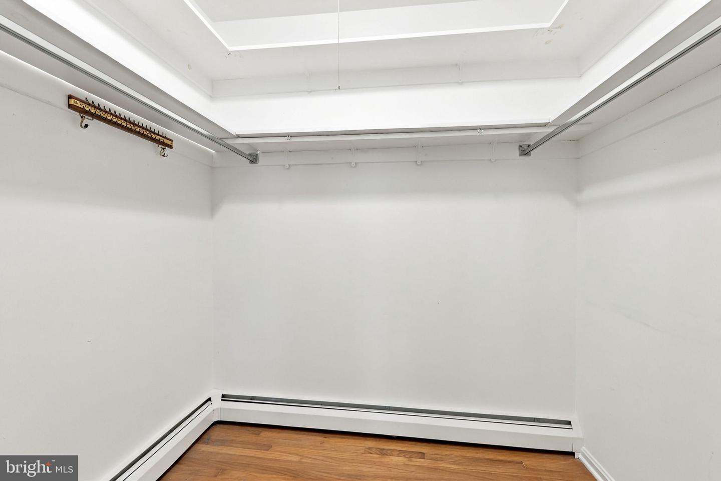 205 Colonial Ave # Property Photo 34