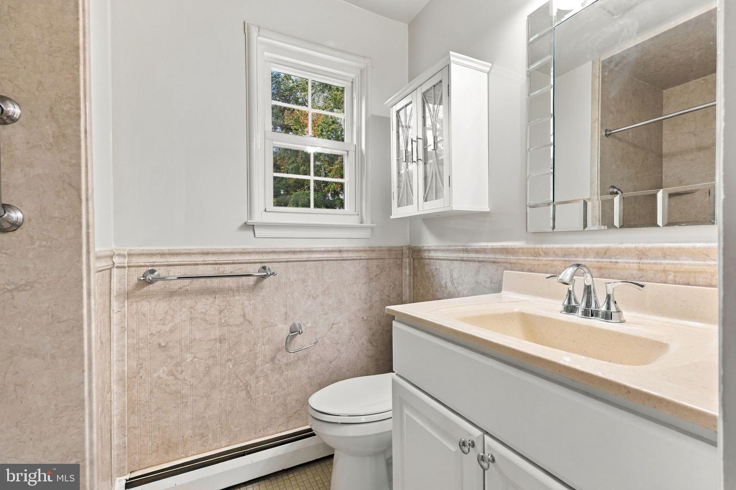 205 Colonial Ave # Property Photo 35