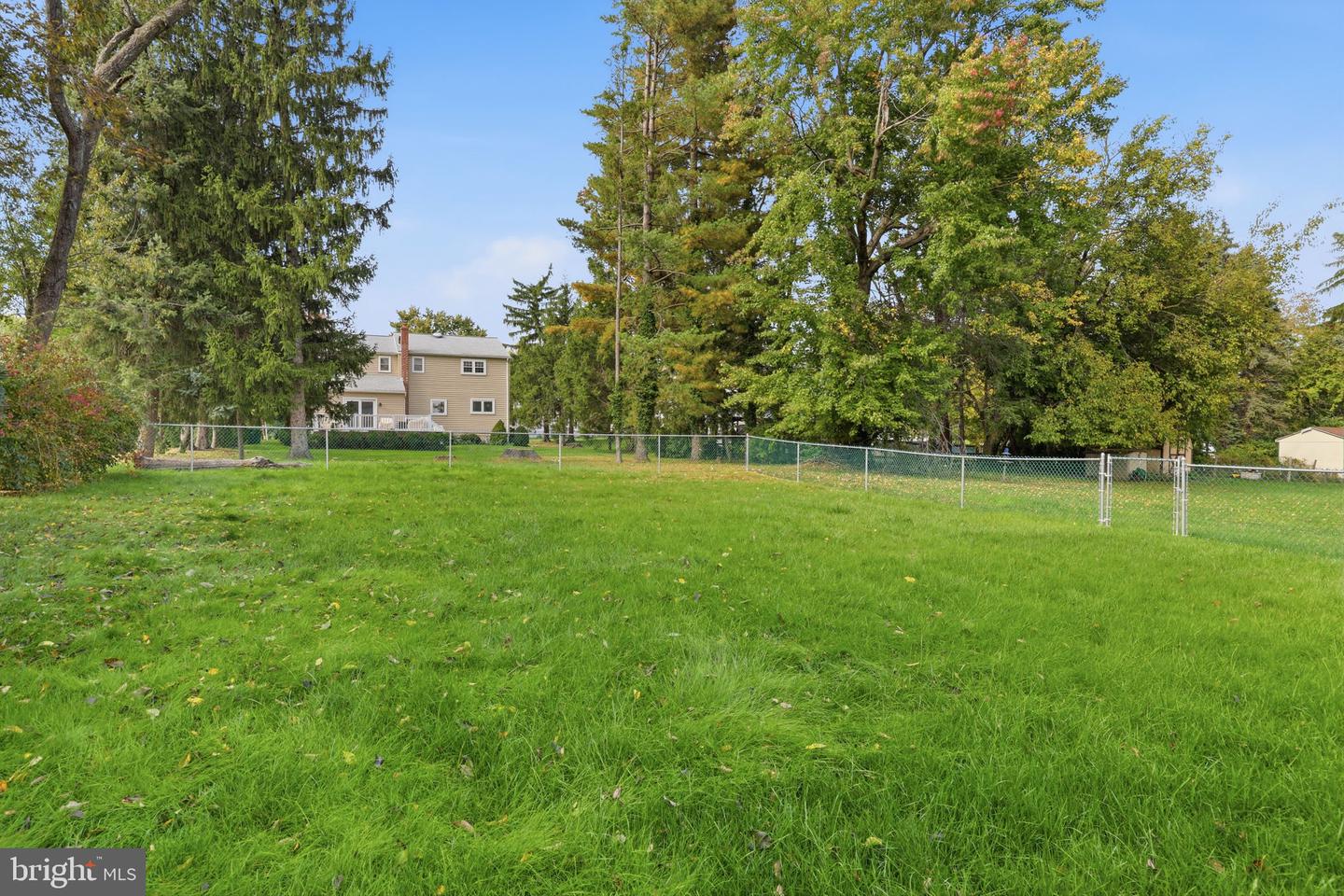 205 Colonial Ave # Property Photo 40