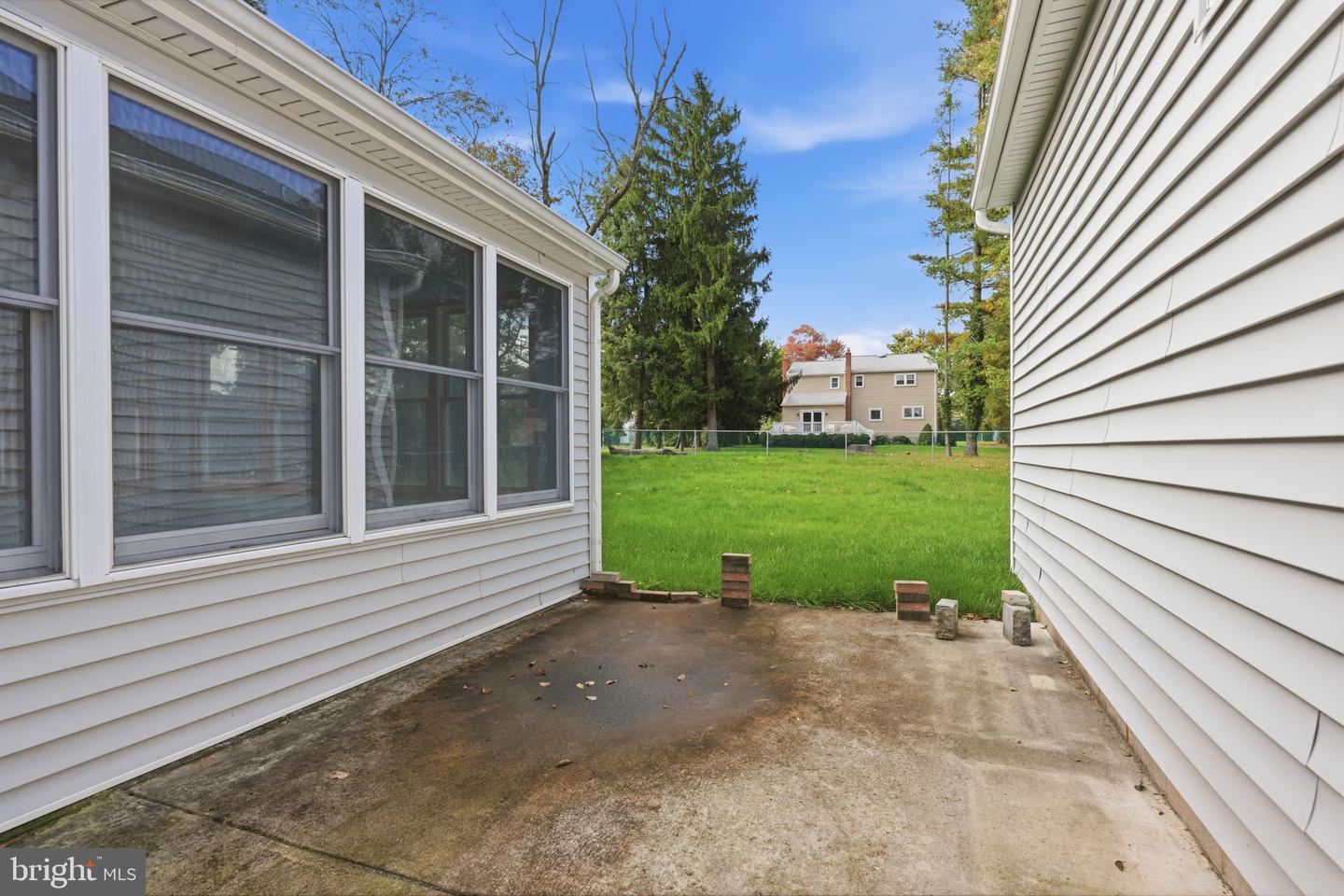 205 Colonial Ave # Property Photo 41