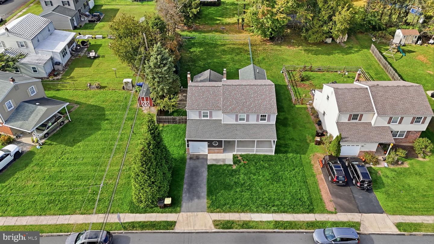 205 Colonial Ave # Property Photo 45