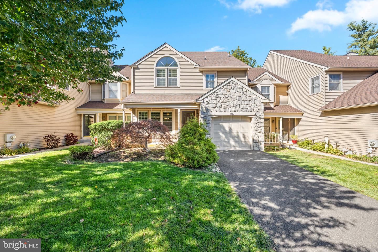 1387 Gwynedale Way Property Photo 1
