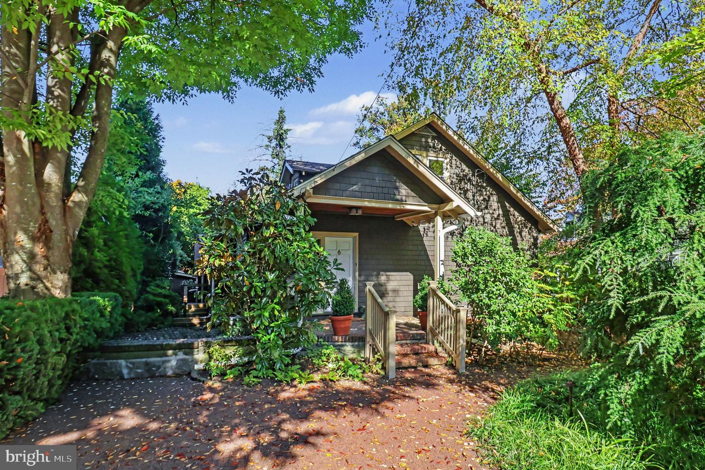 1136 EDGE HILL RD # Property Photo 1
