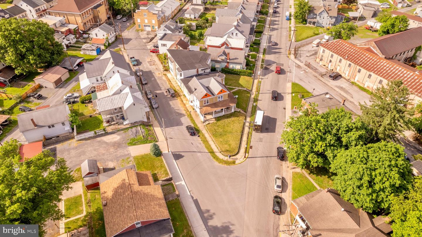 3 Shaw Ave Property Photo 5