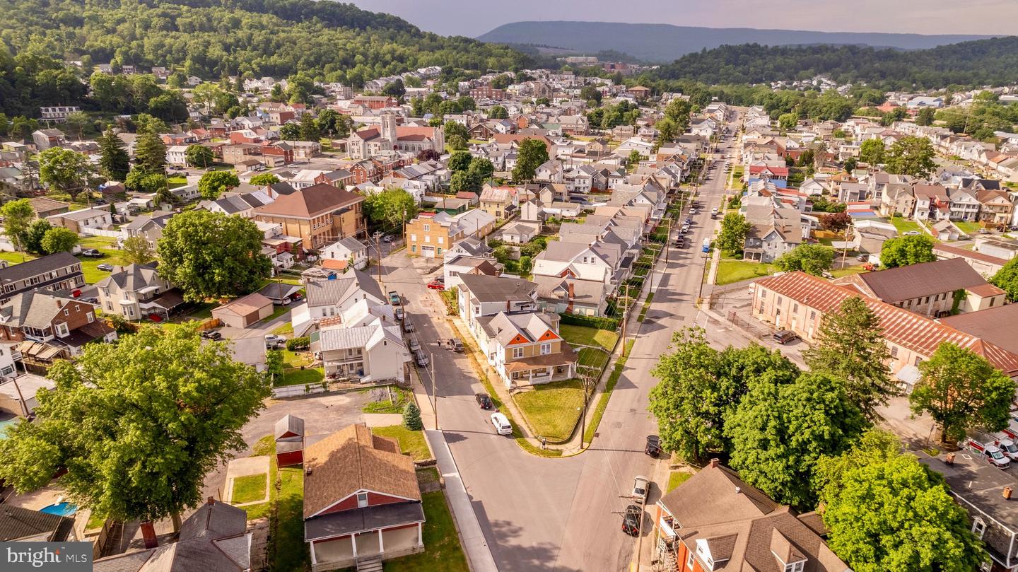 3 Shaw Ave Property Photo 6