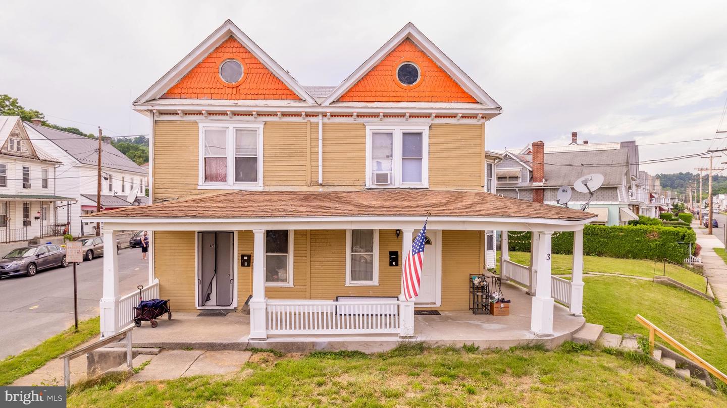 3 Shaw Ave Property Photo 9