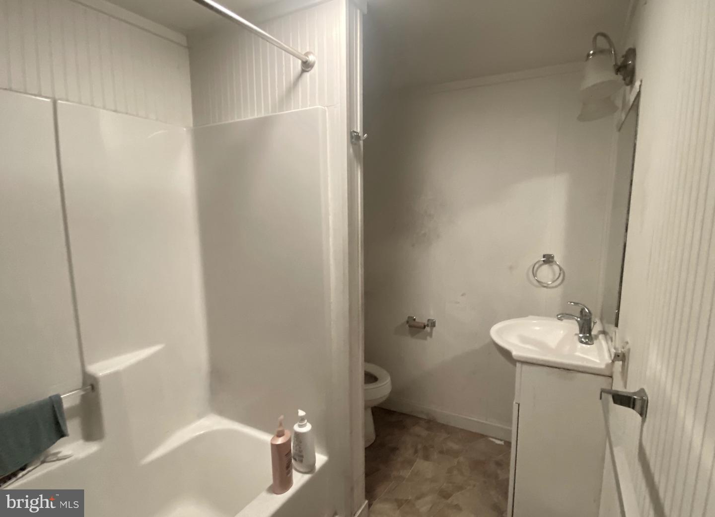 135 W 3rd St Property Photo 7