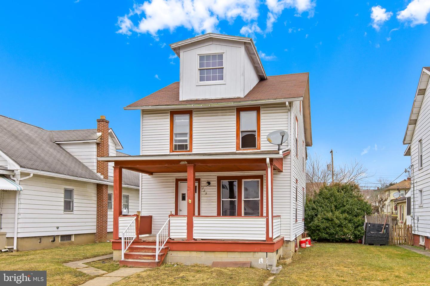 723 S Wayne St Property Photo