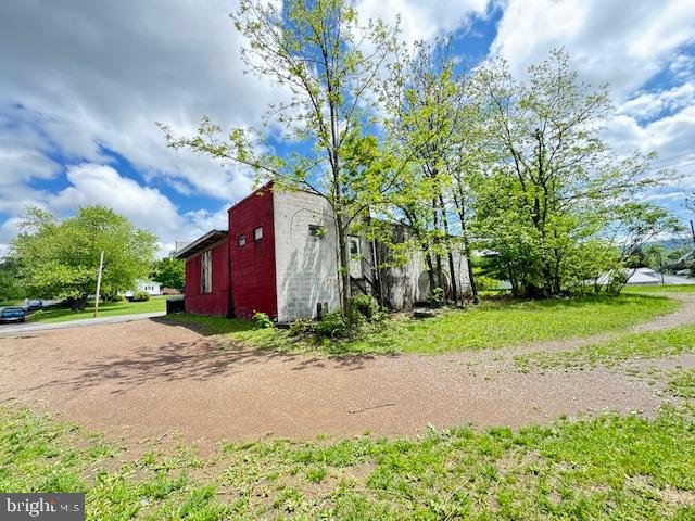 439 Fairview Ave Property Photo 9