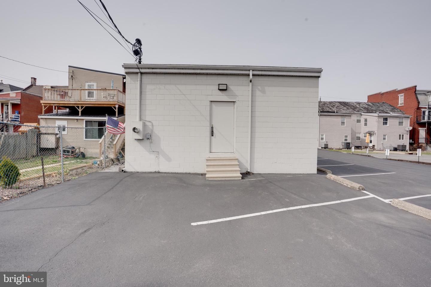 54 Chestnut St Property Photo 41