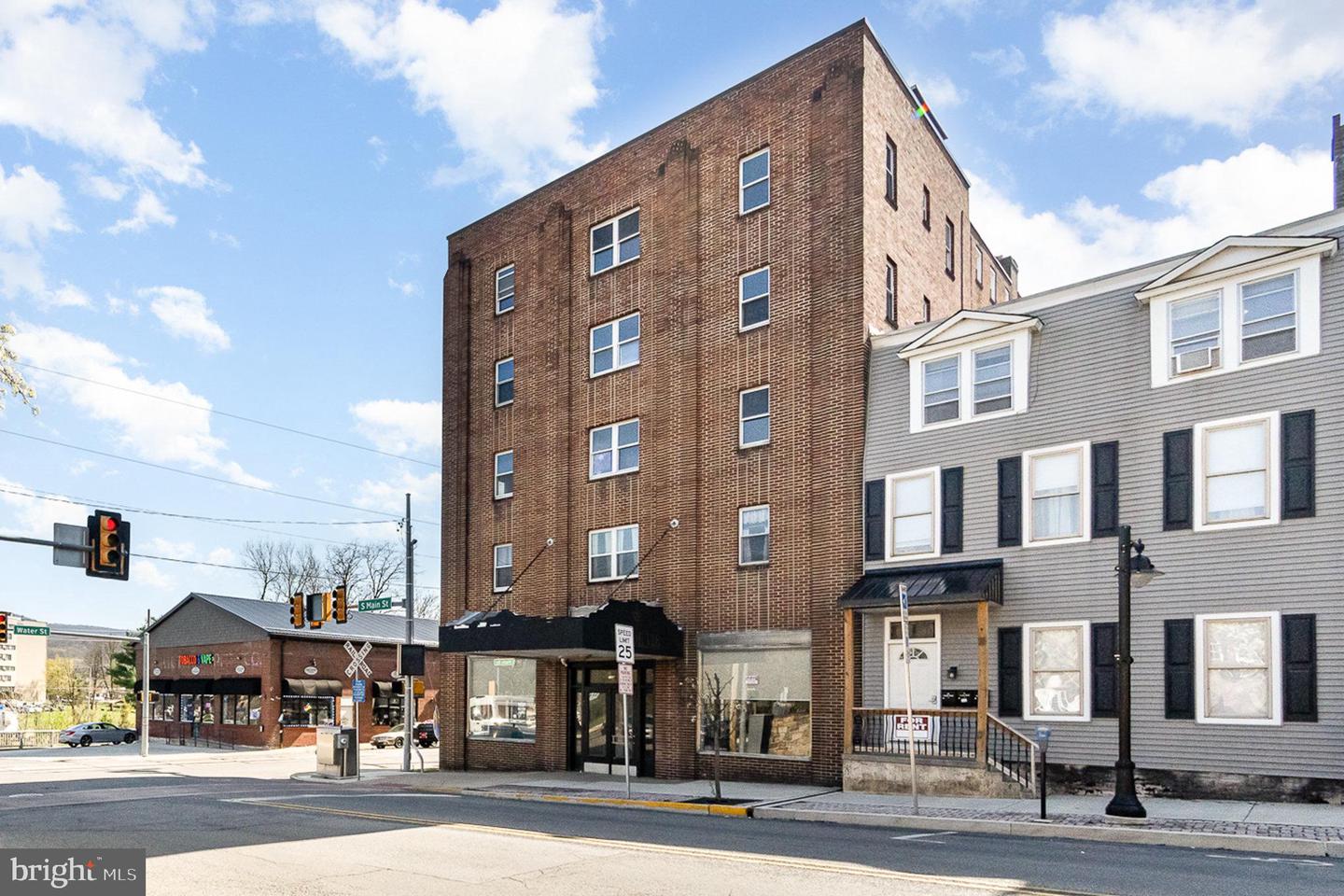 20 S Main St Property Photo 2