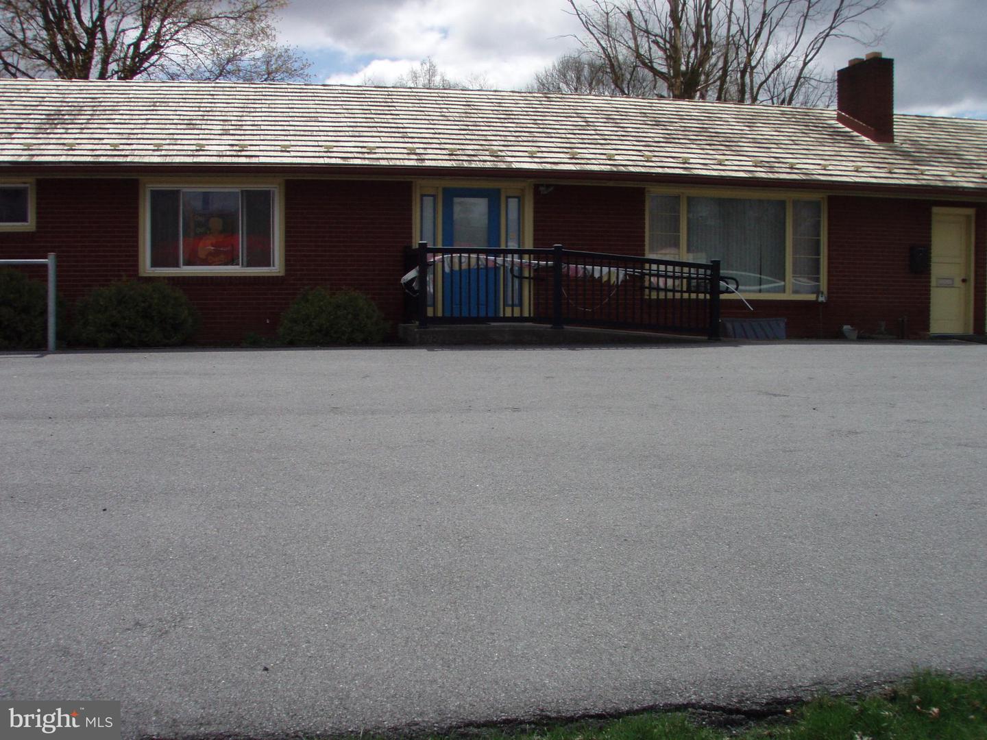 4490 East Main Street Property Photo