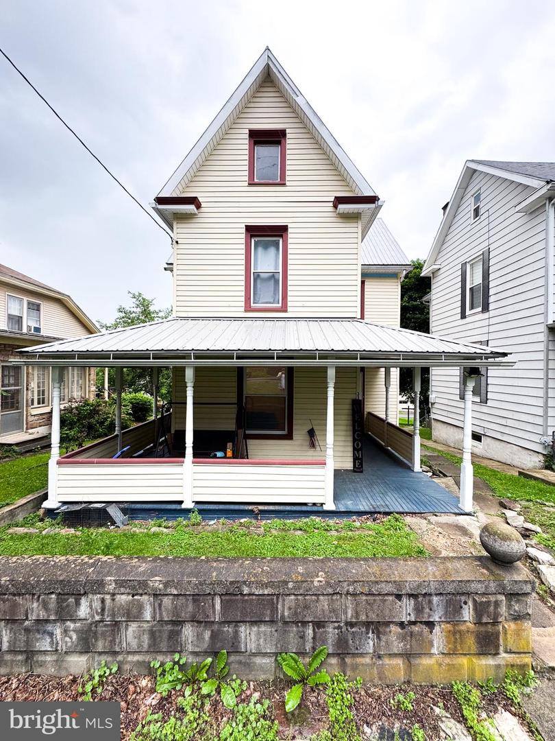 31 S Mann Ave Property Photo