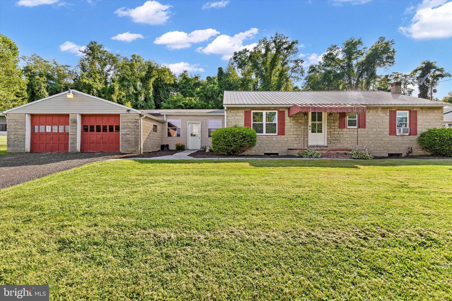 62 Chestnut Ridge Rd Property Photo 1