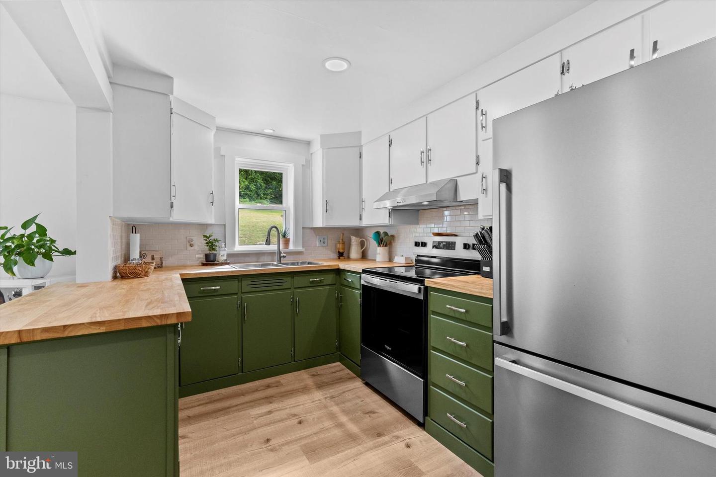 62 Chestnut Ridge Rd Property Photo 11