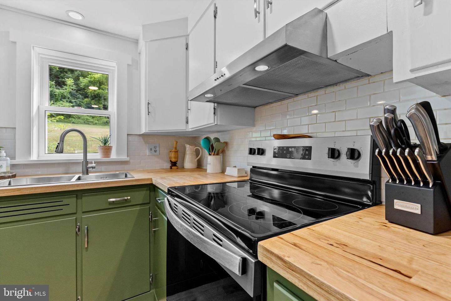 62 Chestnut Ridge Rd Property Photo 13