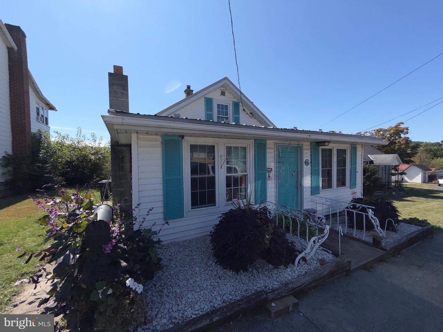 6 Oakland Ave Property Photo 1