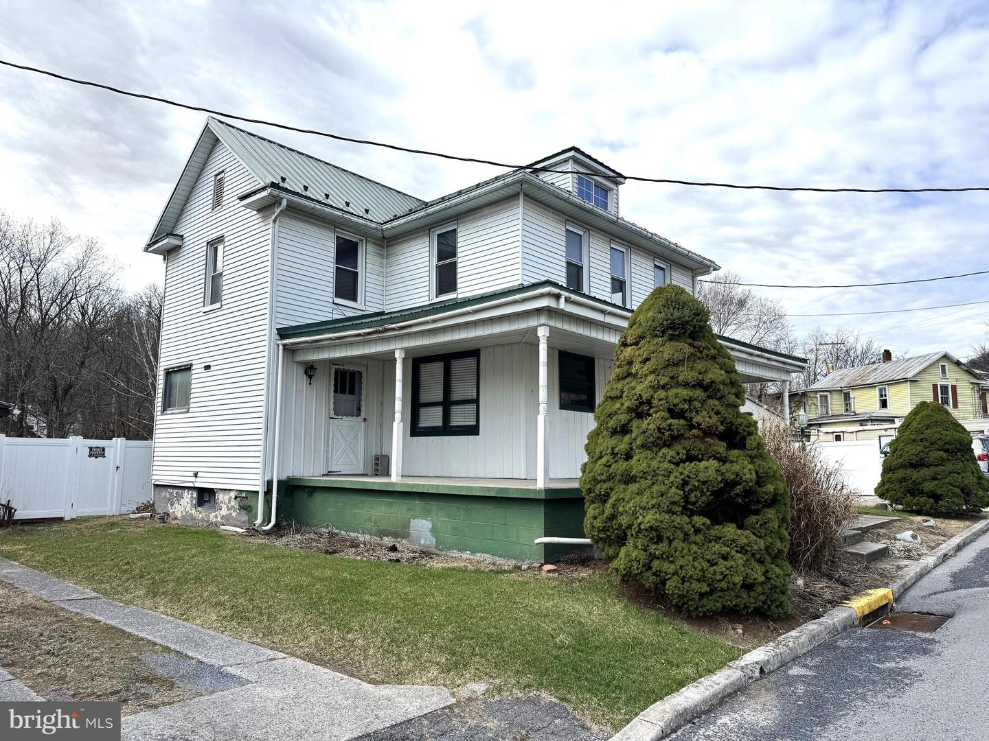 12 MACLAY ST Property Photo 1