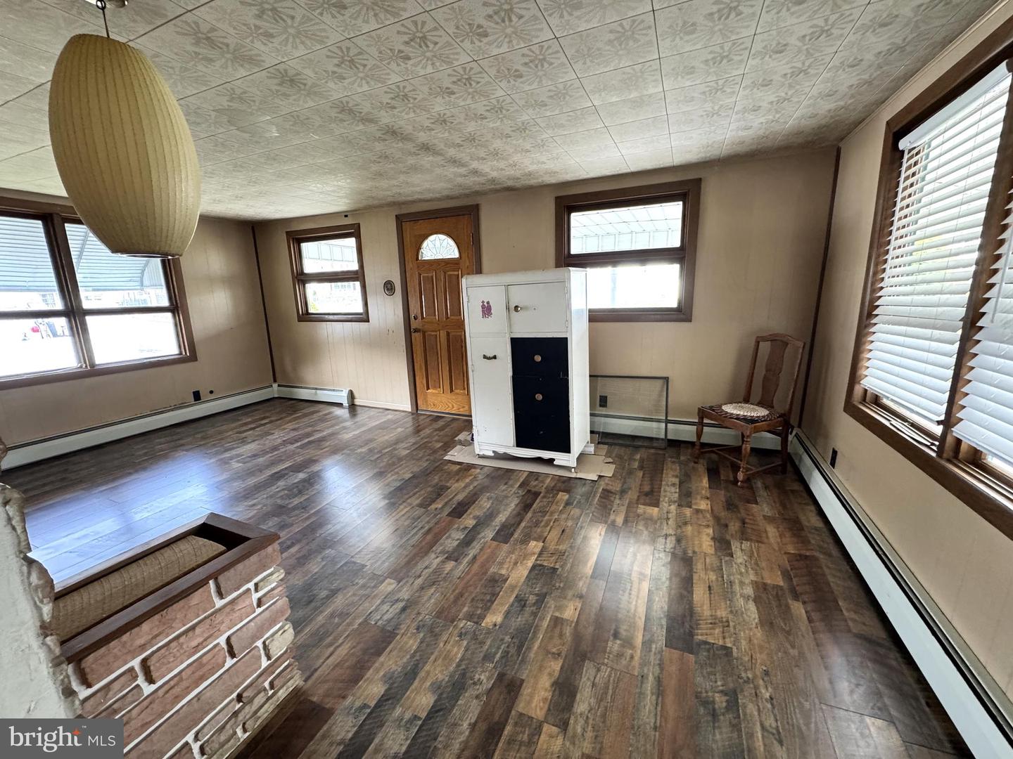 12 Maclay St Property Photo 8