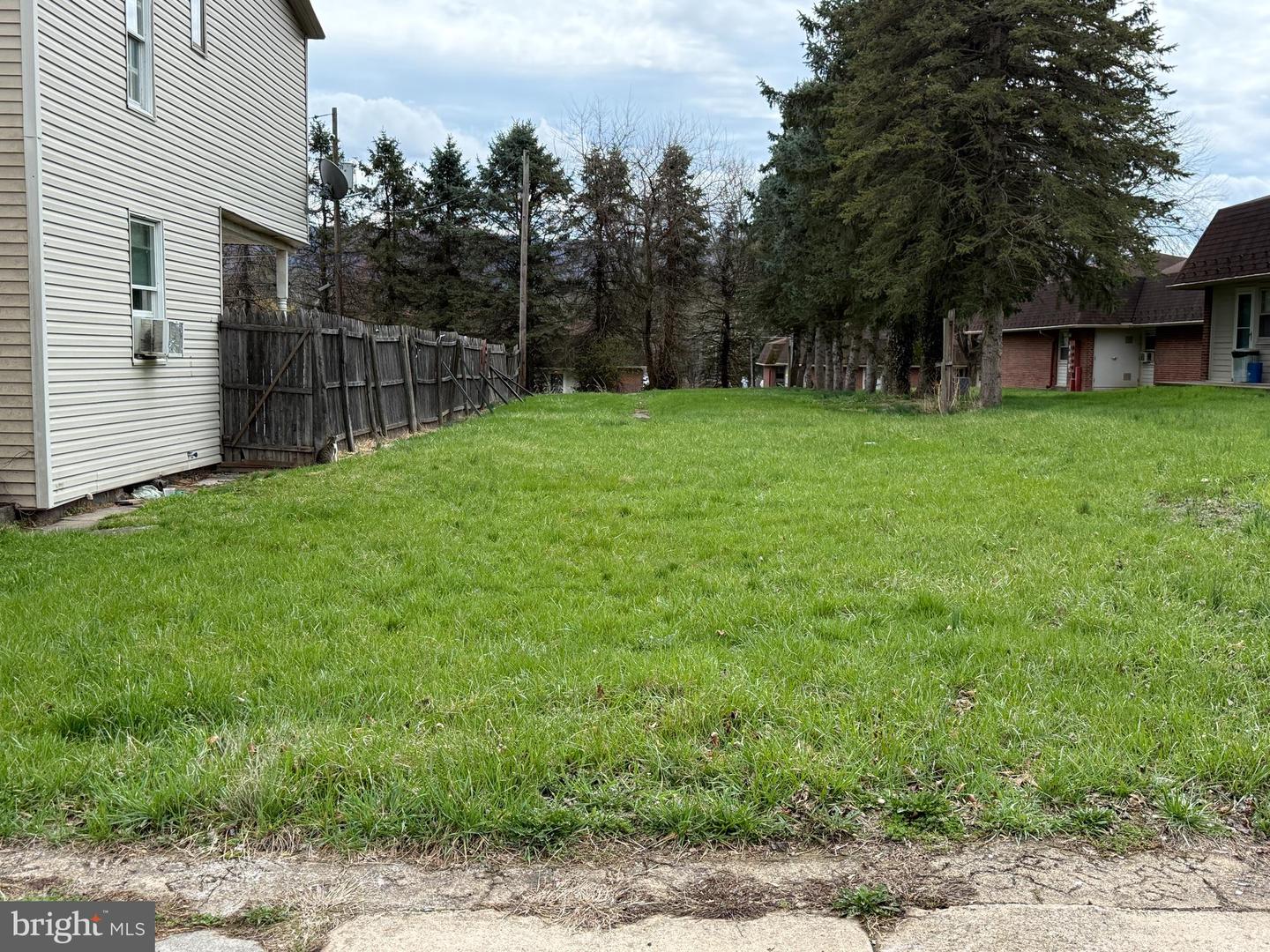 122 Chestnut St Property Photo 1