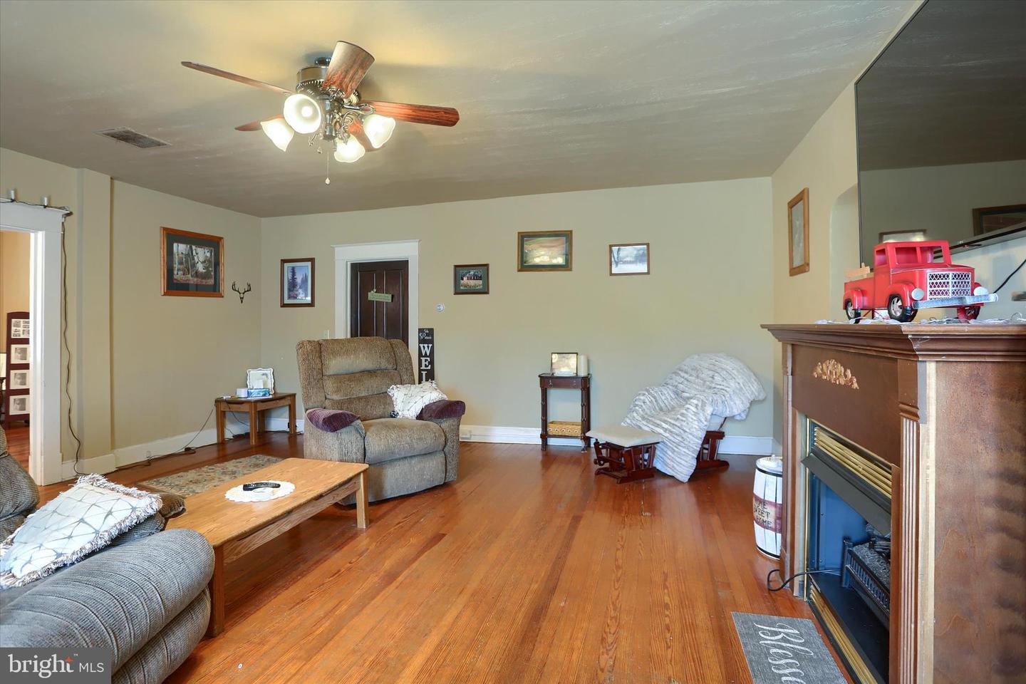 3947 W Main St Property Photo 5