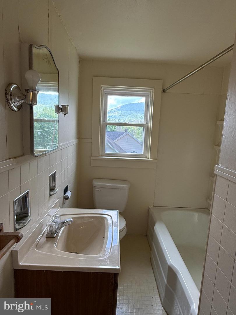 112 S Ridge St Property Photo 22