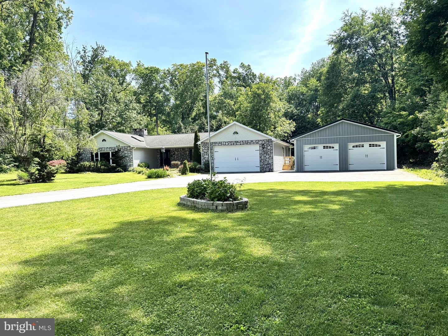 378 Airport Rd Property Photo 1