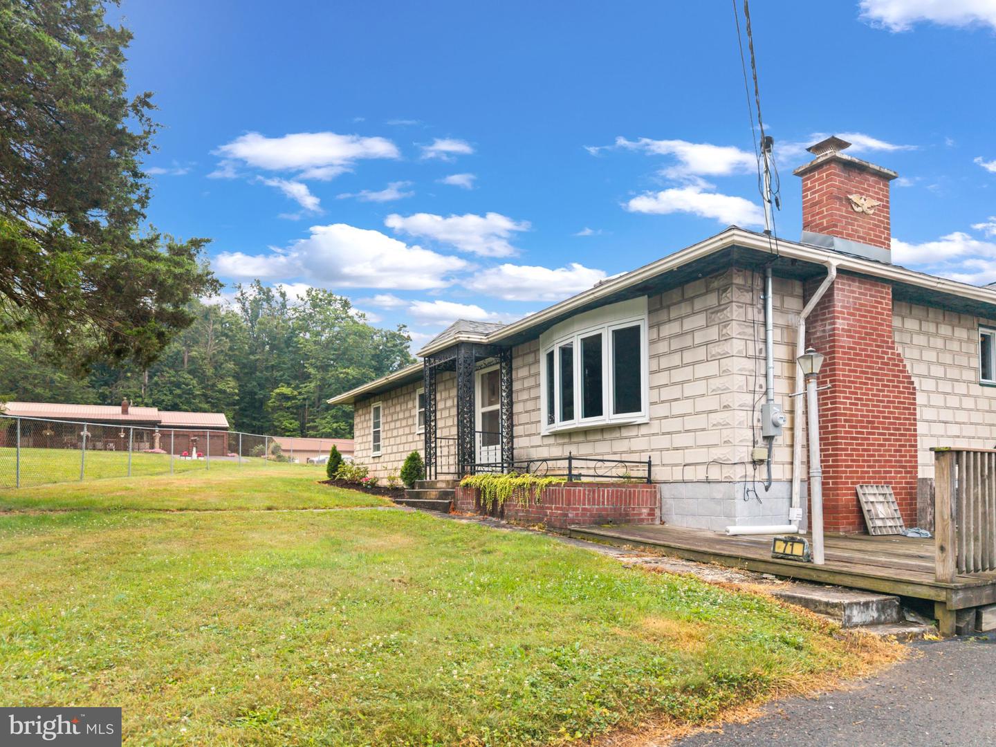 71 Lewland Property Photo 4