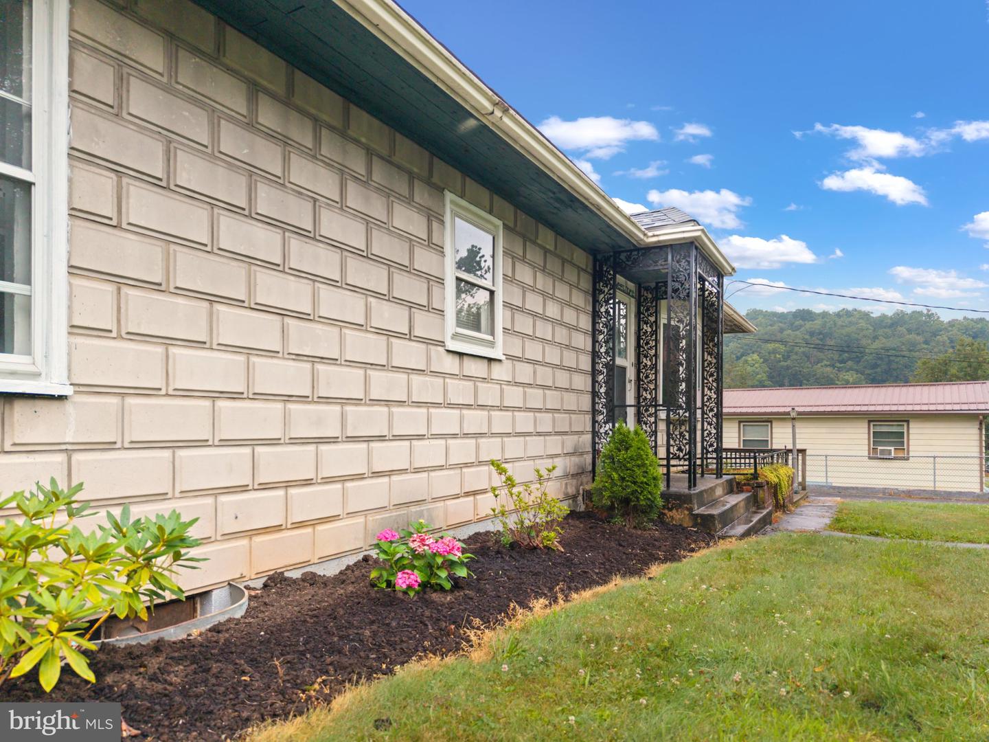 71 Lewland Property Photo 6