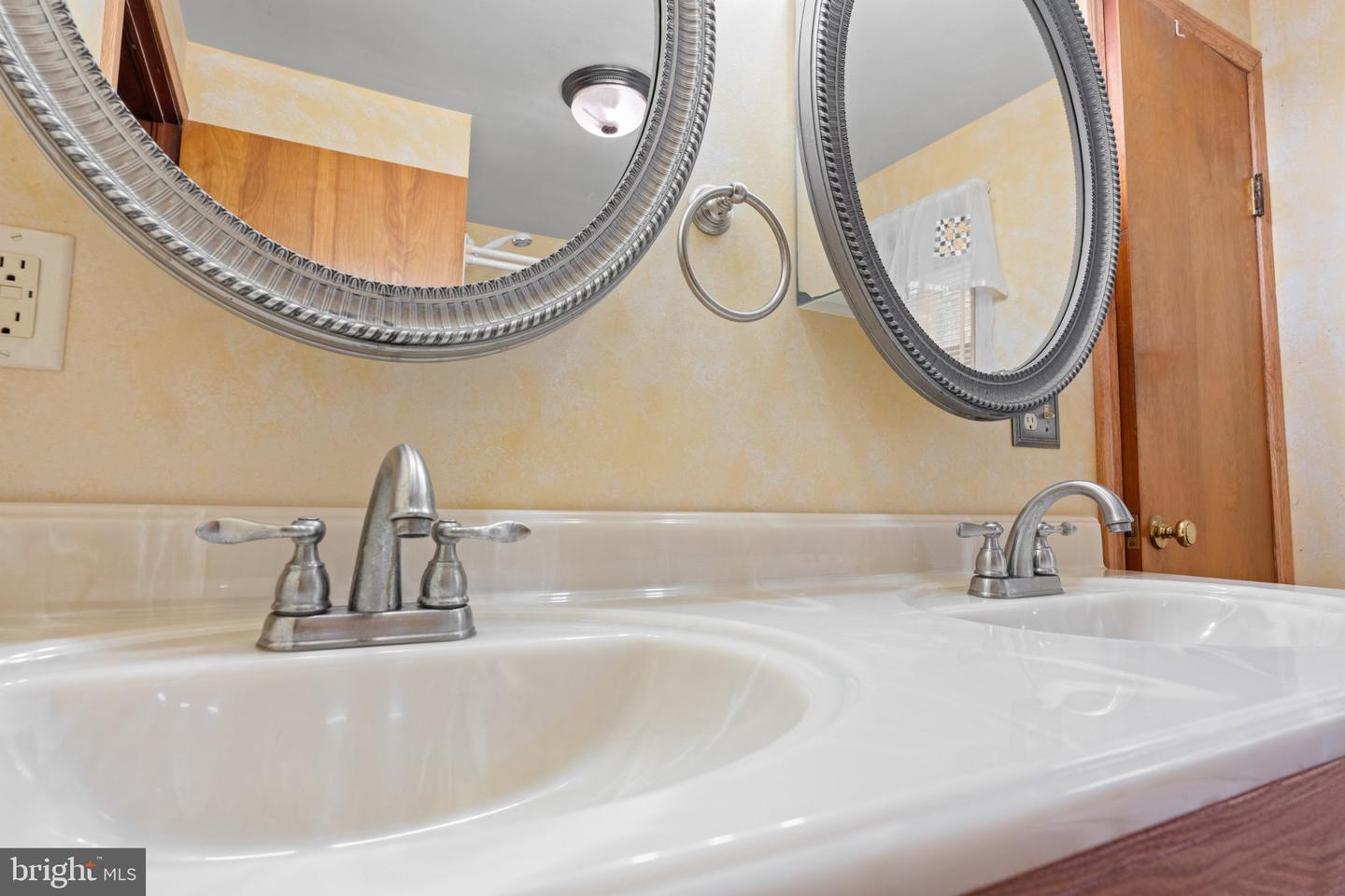 71 Lewland Property Photo 35