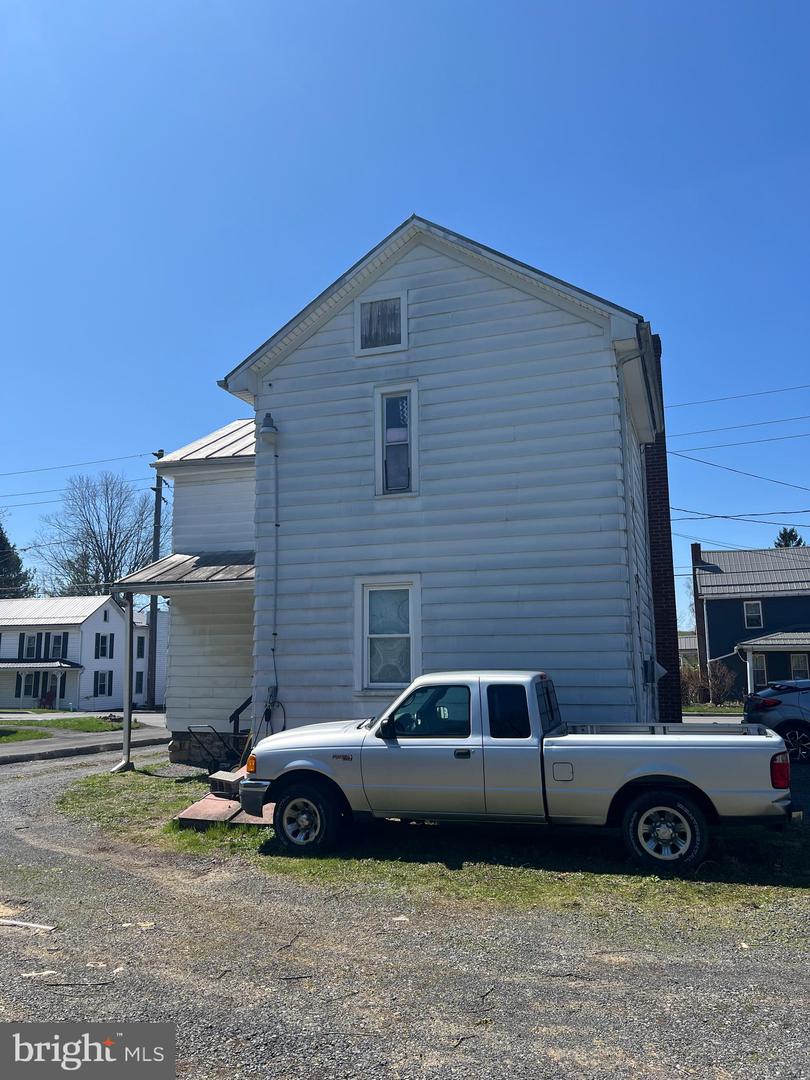 89 N Main St Property Photo 5