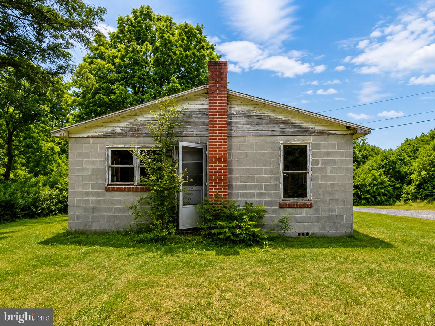 25 MICKEY LN