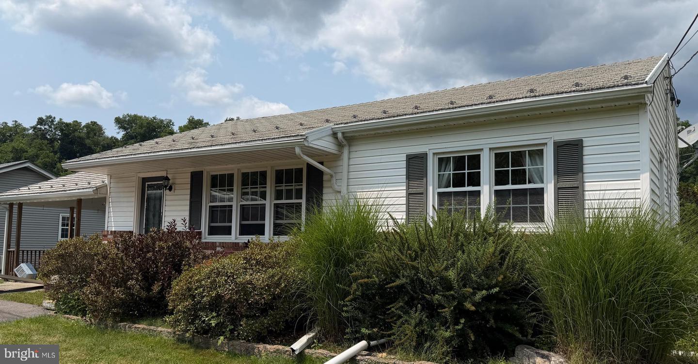 715 Honey Creek Rd Property Photo 1