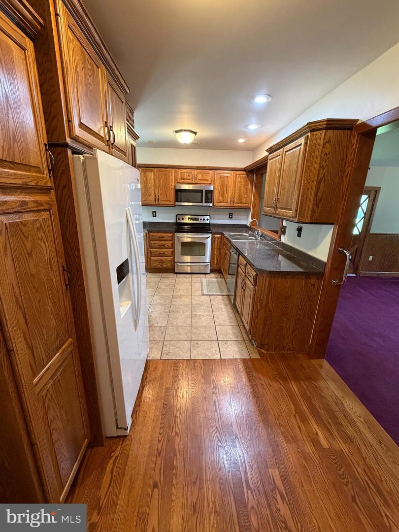 715 Honey Creek Rd Property Photo 4