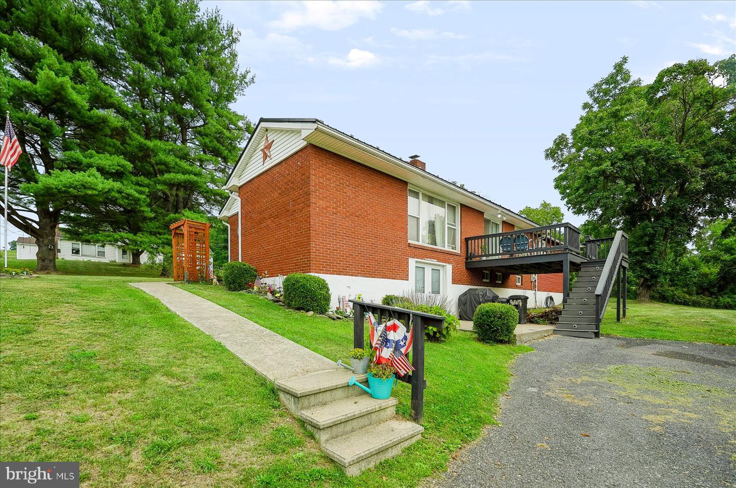 807 N Pine St Property Photo 1