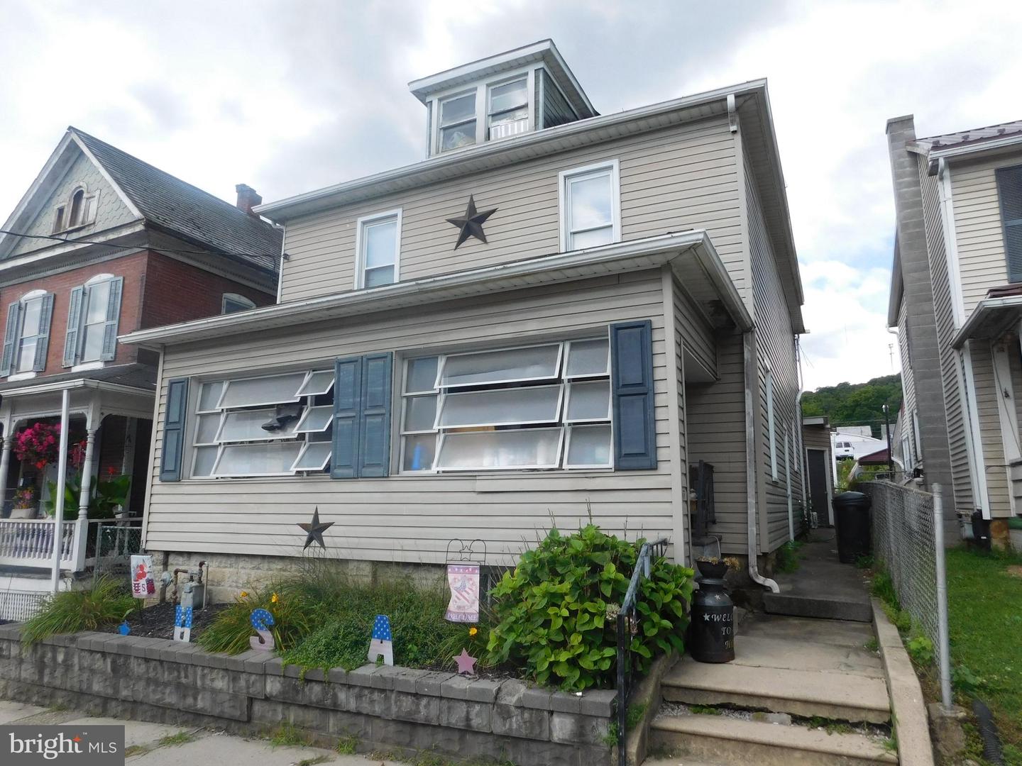 317 Logan Street Property Photo 1