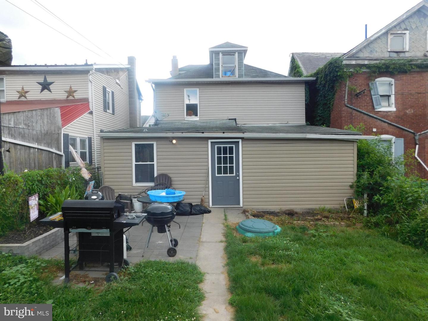 317 Logan Street Property Photo 3